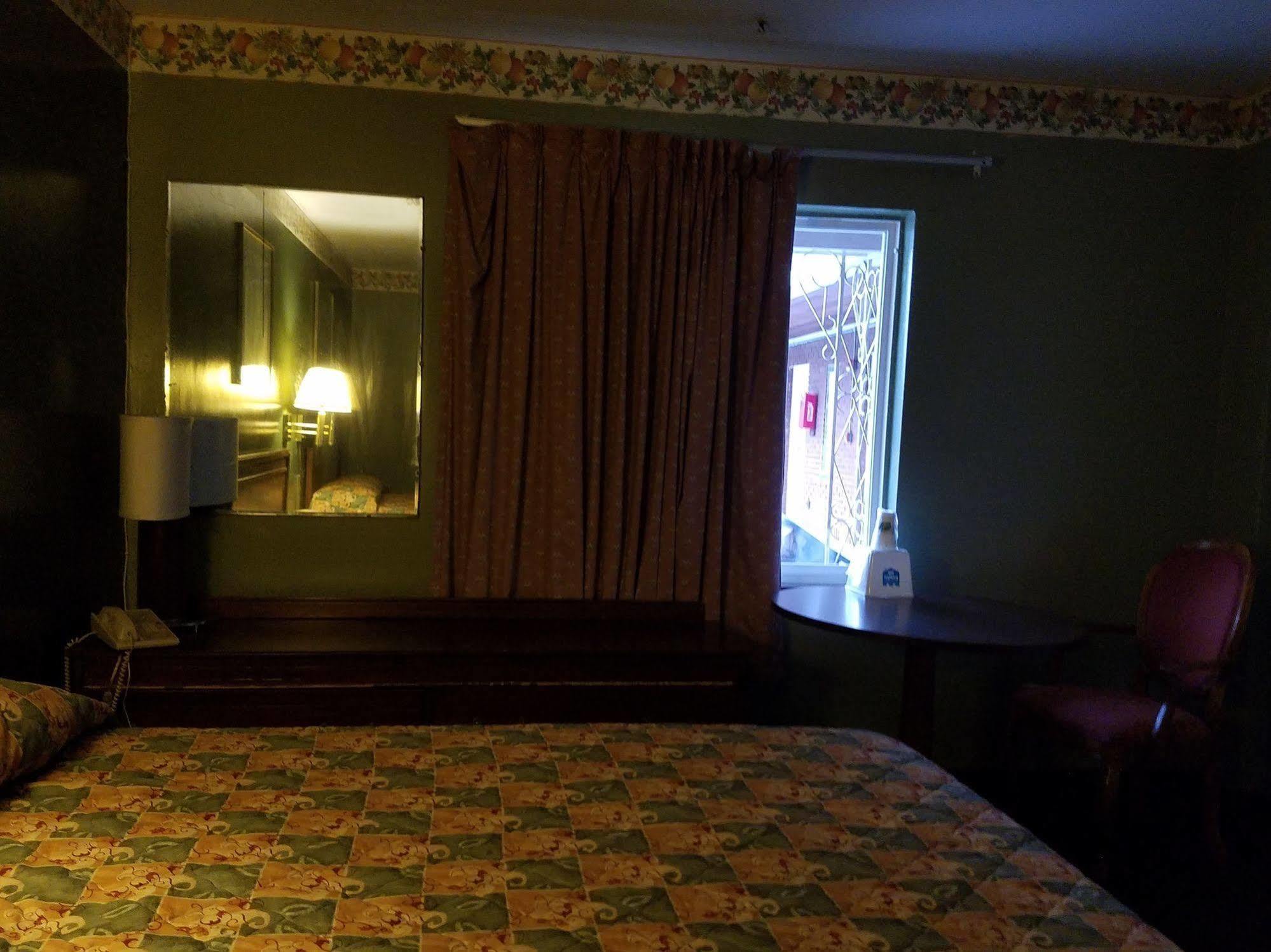 Budget Inn Принстон Экстерьер фото